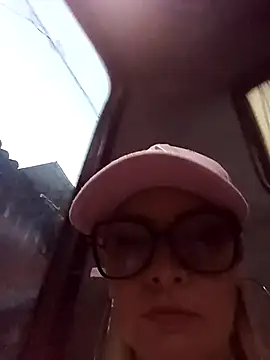 Snapshot of CandieGilson__ chatting on 10-04-25, 10:46 CandieGilson   online show from 10-04-25, 10:46