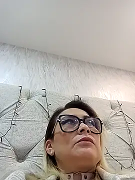 CandieGilson   online show from 11-15-25, 12:13