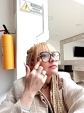 CandieGilson   online show from 12-02-25, 12:43