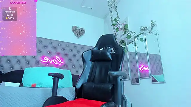 Naomii Viper online show from 11-11-25, 11:10