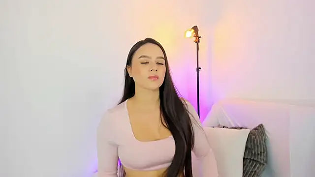 NicoleVegaa  online show from 09-27-25, 10:15