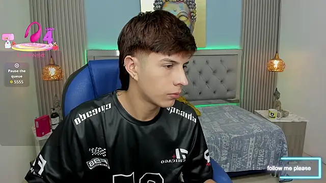 Estiv18  online show from 12-01-25, 01:54