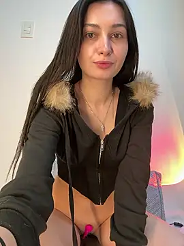 lunalovelee online show from 12-14-25, 02:00