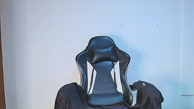 natasha steele online show from 11-04-25, 09:14