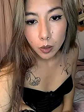 Snapshot of Tiff_Doll chatting on 02-15-25, 06:44 Tiff Doll online show from 02-15-25, 06:44