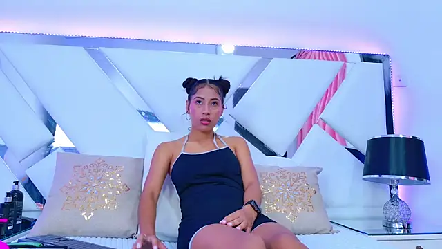 Snapshot of YesyHills chatting on 02-20-25, 06:57 YesyHills online show from 02-20-25, 06:57