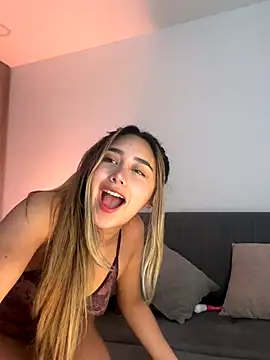 Hornyholly   online show from 10-26-25, 03:07