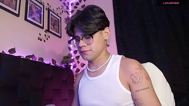 Snapshot of isaac-saenz chatting on 02-25-25, 08:09 isaac-saenz online show from 02-25-25, 08:09