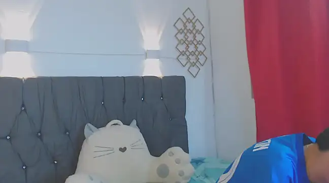 Snapshot of Isak_Millan chatting on 02-12-25, 02:45 Isak Millan online show from 02-12-25, 02:45