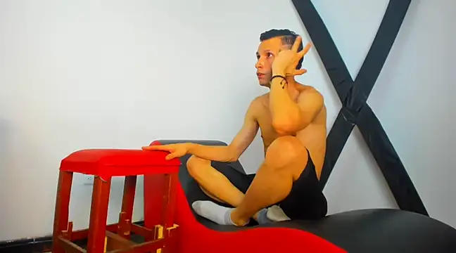 Snapshot of Isak_Millan chatting on 02-13-25, 05:37 Isak Millan online show from 02-13-25, 05:37