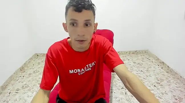 Snapshot of Isak_Millan chatting on 03-04-25, 01:12 Isak Millan online show from 03-04-25, 01:12