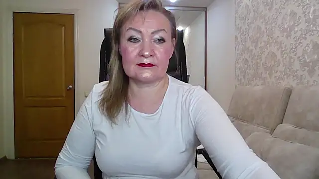 Victoria secrets  online show from 11-11-25, 04:40