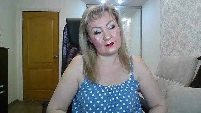 Victoria secrets  online show from 11-24-25, 05:07