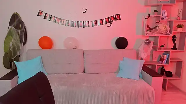 GabriellaMays online show from 10-22-25, 05:08