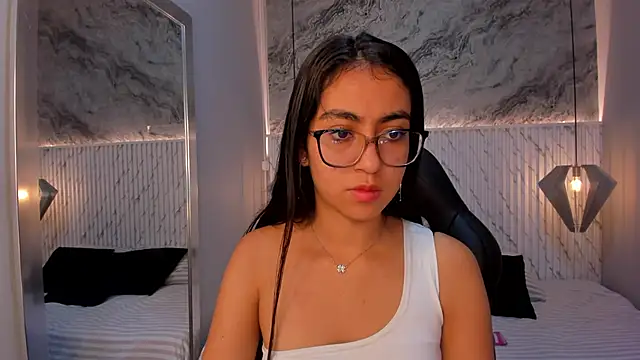 Snapshot of lucelly_15 chatting on 03-13-25, 11:41 lucelly 15 online show from 03-13-25, 11:41