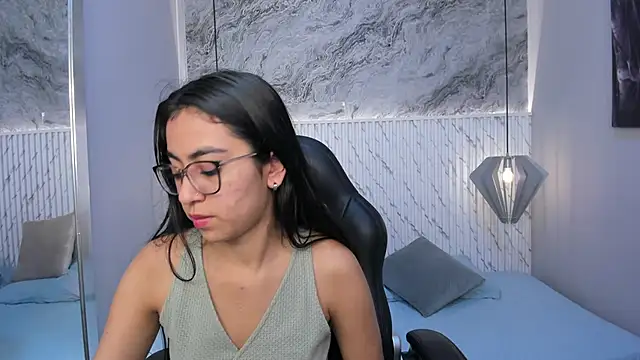 Snapshot of lucelly_15 chatting on 03-20-25, 11:38 lucelly 15 online show from 03-20-25, 11:38