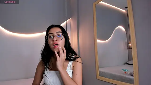 Snapshot of lucelly_15 chatting on 10-05-25, 11:41 lucelly 15 online show from 10-05-25, 11:41