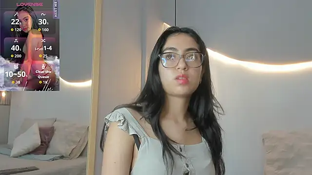 Snapshot of lucelly_15 chatting on 10-12-25, 11:20 lucelly 15 online show from 10-12-25, 11:20