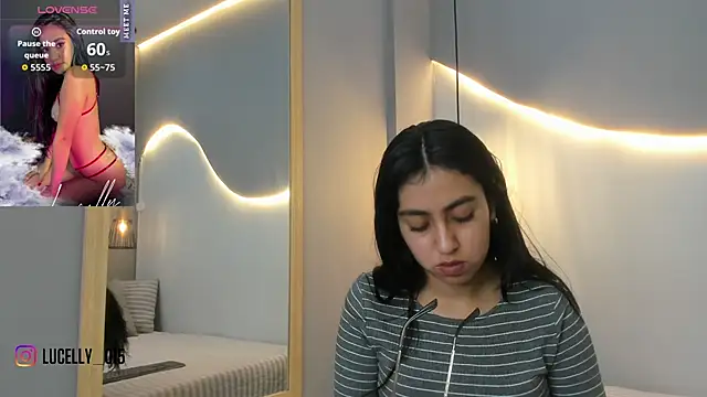 Snapshot of lucelly_15 chatting on 10-27-25, 11:47 lucelly 15 online show from 10-27-25, 11:47