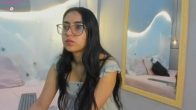 Snapshot of lucelly_15 chatting on 11-03-25, 11:55 lucelly 15 online show from 11-03-25, 11:55