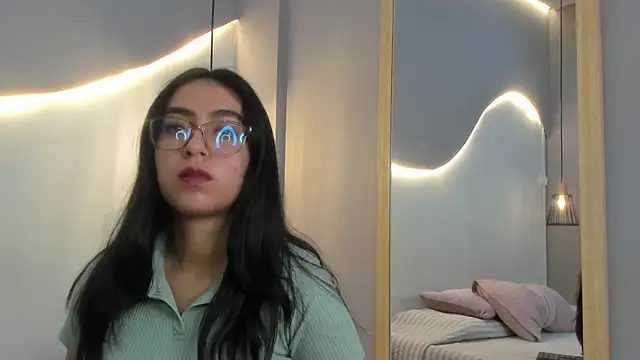 Snapshot of lucelly_15 chatting on 01-17-26, 11:37 lucelly 15 online show from 01-17-26, 11:37