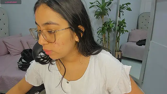 Snapshot of lucelly_15 chatting on 02-26-26, 11:42 lucelly 15 online show from 02-26-26, 11:42