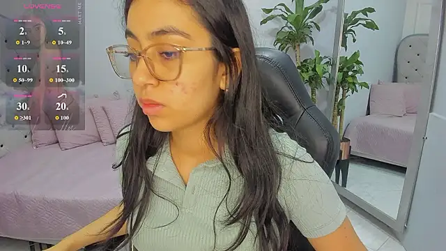 Snapshot of lucelly_15 chatting on 02-27-26, 11:43 lucelly 15 online show from 02-27-26, 11:43