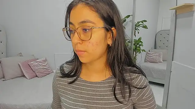 Snapshot of lucelly_15 chatting on 02-28-26, 11:44 lucelly 15 online show from 02-28-26, 11:44