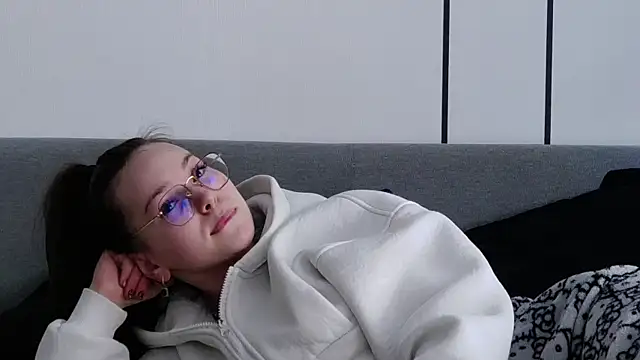 -Amora online show from 03-31-26, 11:21