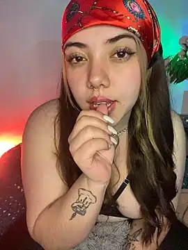 Snapshot of _ivyginger chatting on 11-12-25, 11:47 ivyginger online show from 11-12-25, 11:47