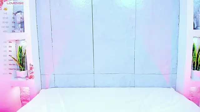 MiaMistrex online show from 12-14-25, 11:09