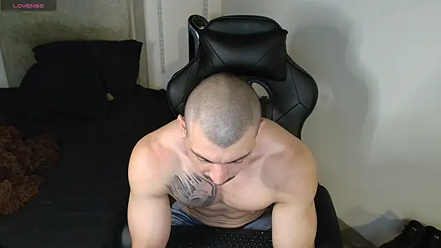 Snapshot of kevin_jef chatting on 03-08-25, 10:24 kevin jef online show from 03-08-25, 10:24