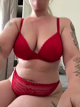 Snapshot of Lar0uch chatting on 02-20-25, 12:57 Lar0uch online show from 02-20-25, 12:57