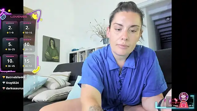 Snapshot of Lar0uch chatting on 09-21-25, 04:30 Lar0uch online show from 09-21-25, 04:30