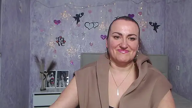 DianaMGG online show from 03-09-25, 03:05