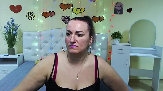 DianaMGG online show from 03-12-25, 06:40