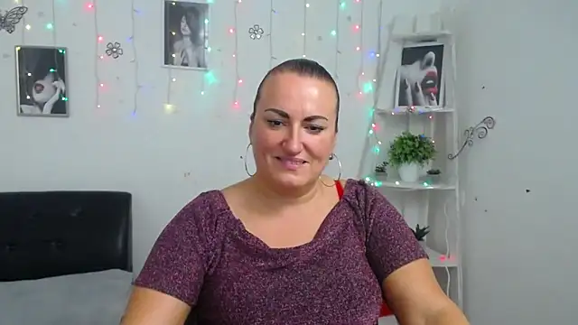 DianaMGG online show from 10-09-25, 05:33