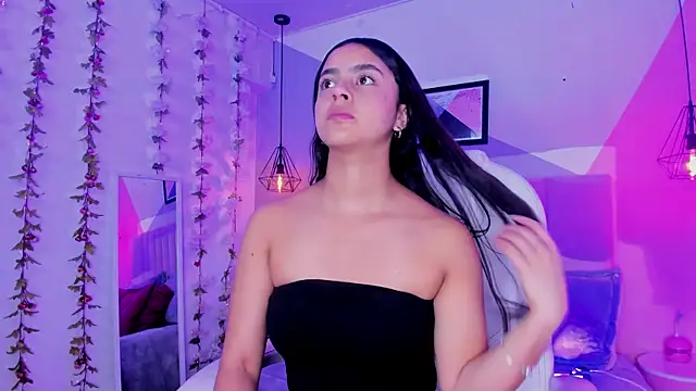 Bella walker  online show from 12-19-25, 07:54