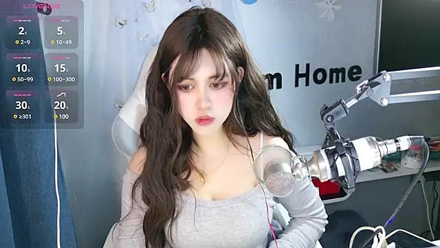 Snapshot of hanhan-baby chatting on 02-18-25, 09:54 hanhan-baby online show from 02-18-25, 09:54