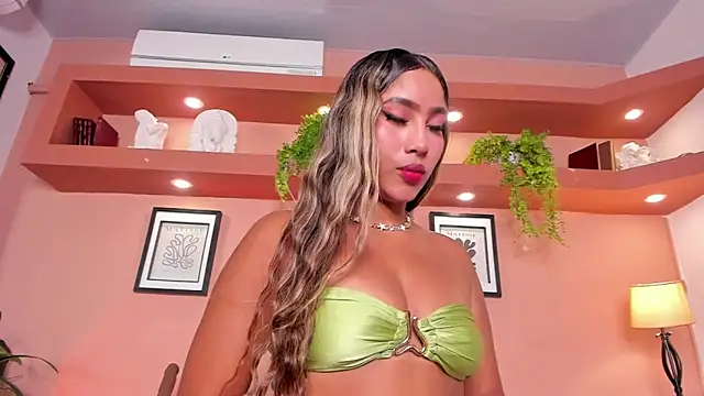 Snapshot of SofiaBennett_ chatting on 12-04-25, 12:25 SofiaBennett online show from 12-04-25, 12:25