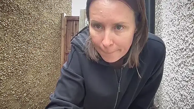 eatmypie69 online show from 10-08-25, 11:08