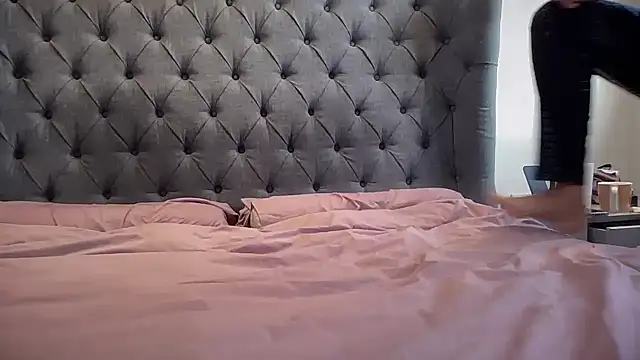 eatmypie69 online show from 12-19-25, 10:11