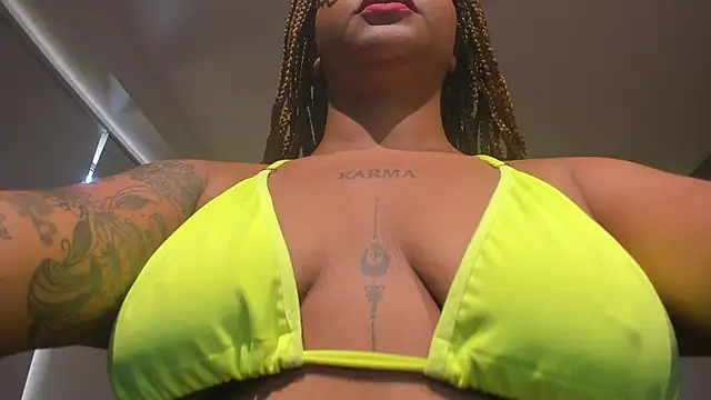 Snapshot of ZahraRose chatting on 03-04-25, 03:04 ZahraRose online show from 03-04-25, 03:04