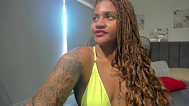 Snapshot of ZahraRose chatting on 03-11-25, 04:29 ZahraRose online show from 03-11-25, 04:29