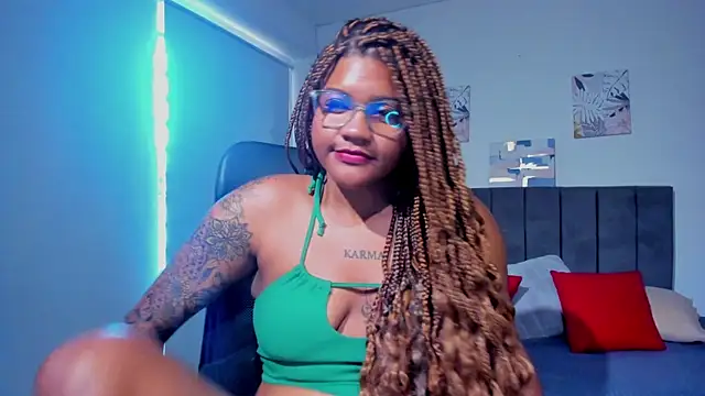 Snapshot of ZahraRose chatting on 03-13-25, 06:45 ZahraRose online show from 03-13-25, 06:45