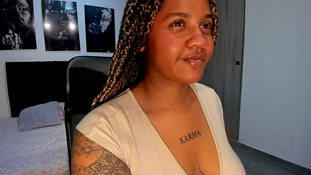 Snapshot of ZahraRose chatting on 09-09-25, 08:41 ZahraRose online show from 09-09-25, 08:41