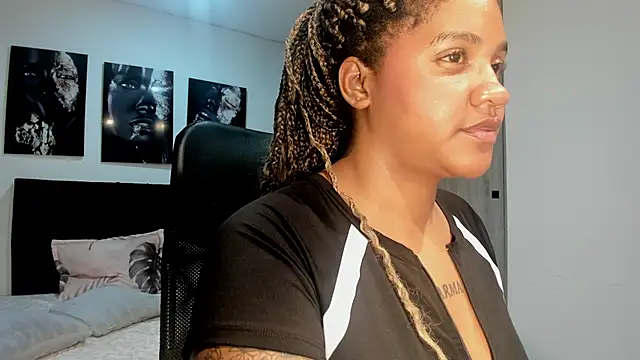 Snapshot of ZahraRose chatting on 09-11-25, 08:31 ZahraRose online show from 09-11-25, 08:31