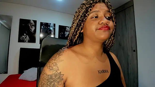 Snapshot of ZahraRose chatting on 09-17-25, 06:42 ZahraRose online show from 09-17-25, 06:42