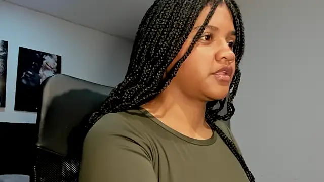 Snapshot of ZahraRose chatting on 10-03-25, 08:17 ZahraRose online show from 10-03-25, 08:17