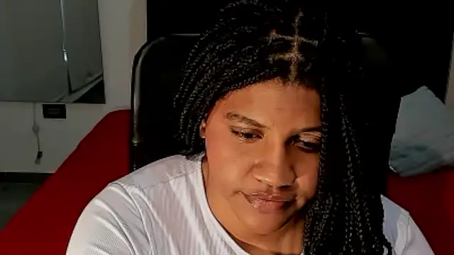 Snapshot of ZahraRose chatting on 10-15-25, 07:58 ZahraRose online show from 10-15-25, 07:58